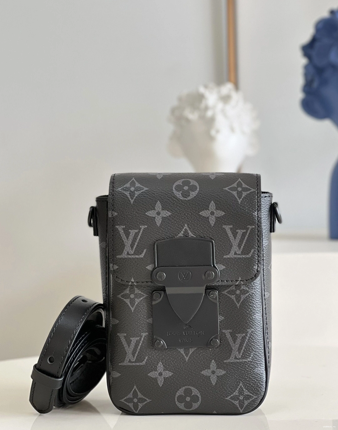 WIS WEARABLE VERTICAL WALLET LOUIS S-LOCK VUITTON 0923
